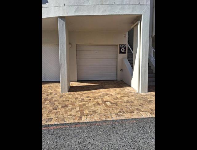 2 BEDROOM PROPERTY TO RENT IN VREDEHOEK